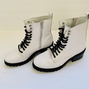 Steve Madden white Chelsea lug sole boots 7.5